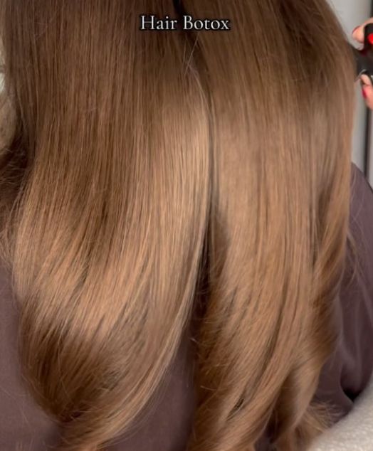 Glanzend bruin haar na een Hair Botox-behandeling